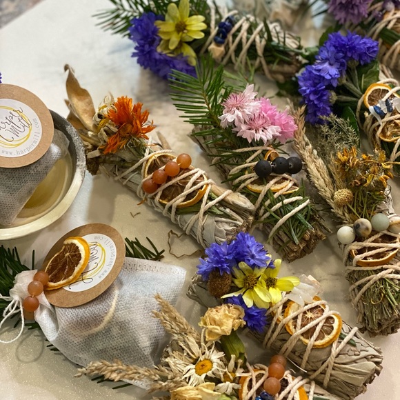 Sage Smudge Sticks w/ Healing Crystals - Picture 3 of 3